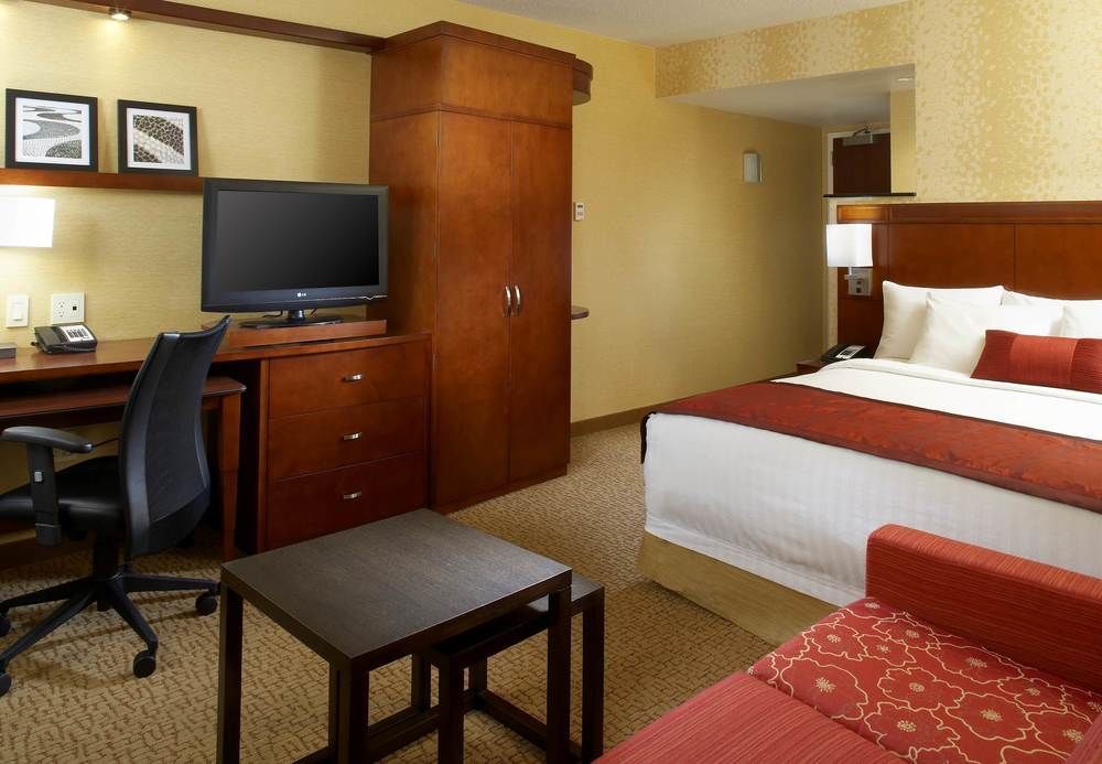 Courtyard By Marriott San Antonio Six Flags At The Rim Hotel Bilik gambar